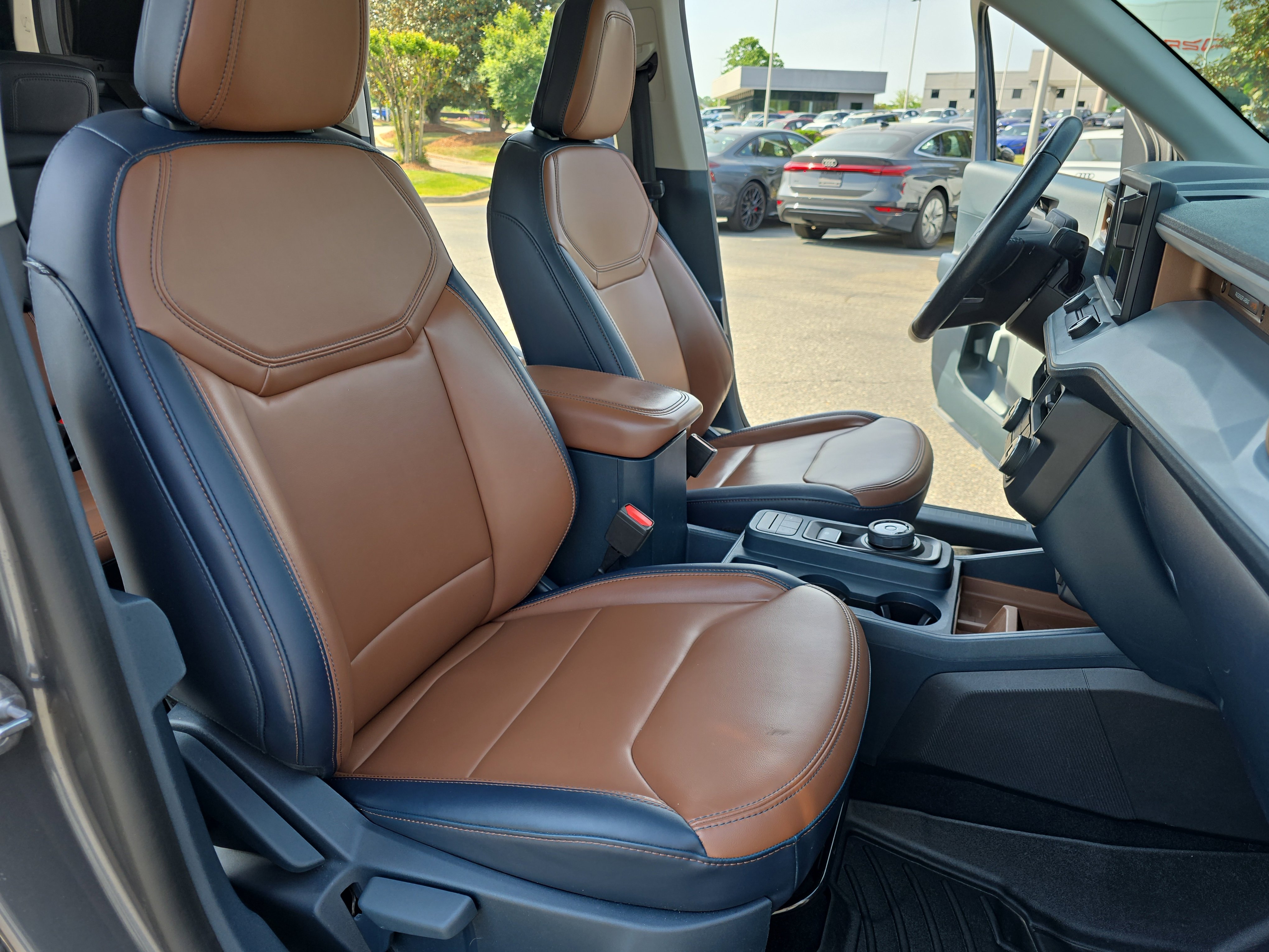 Used 2022 Ford Maverick Lariat w/ Lariat Luxury Package FWD image 10