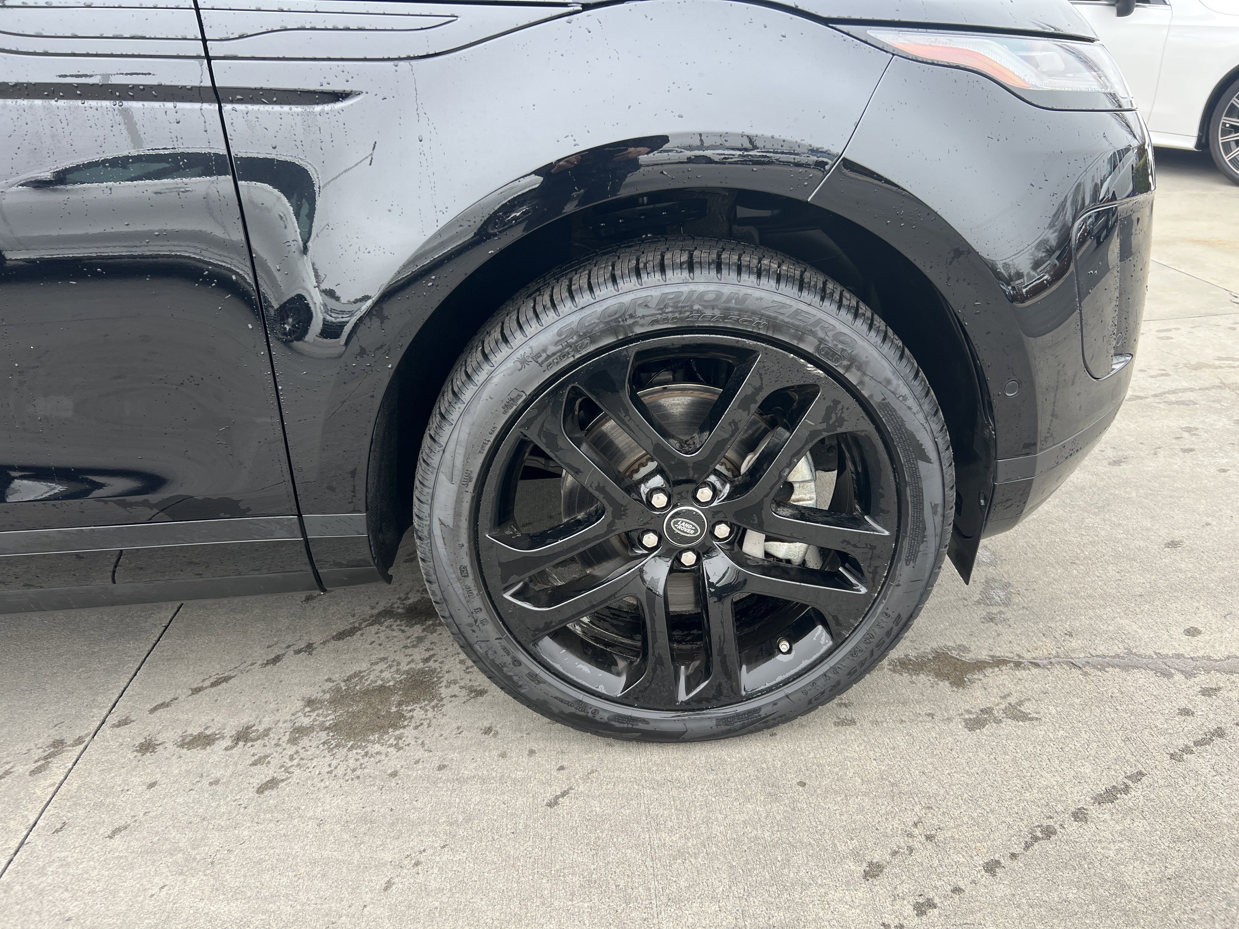 Used 2020 Land Rover Range Rover Evoque SE image 13