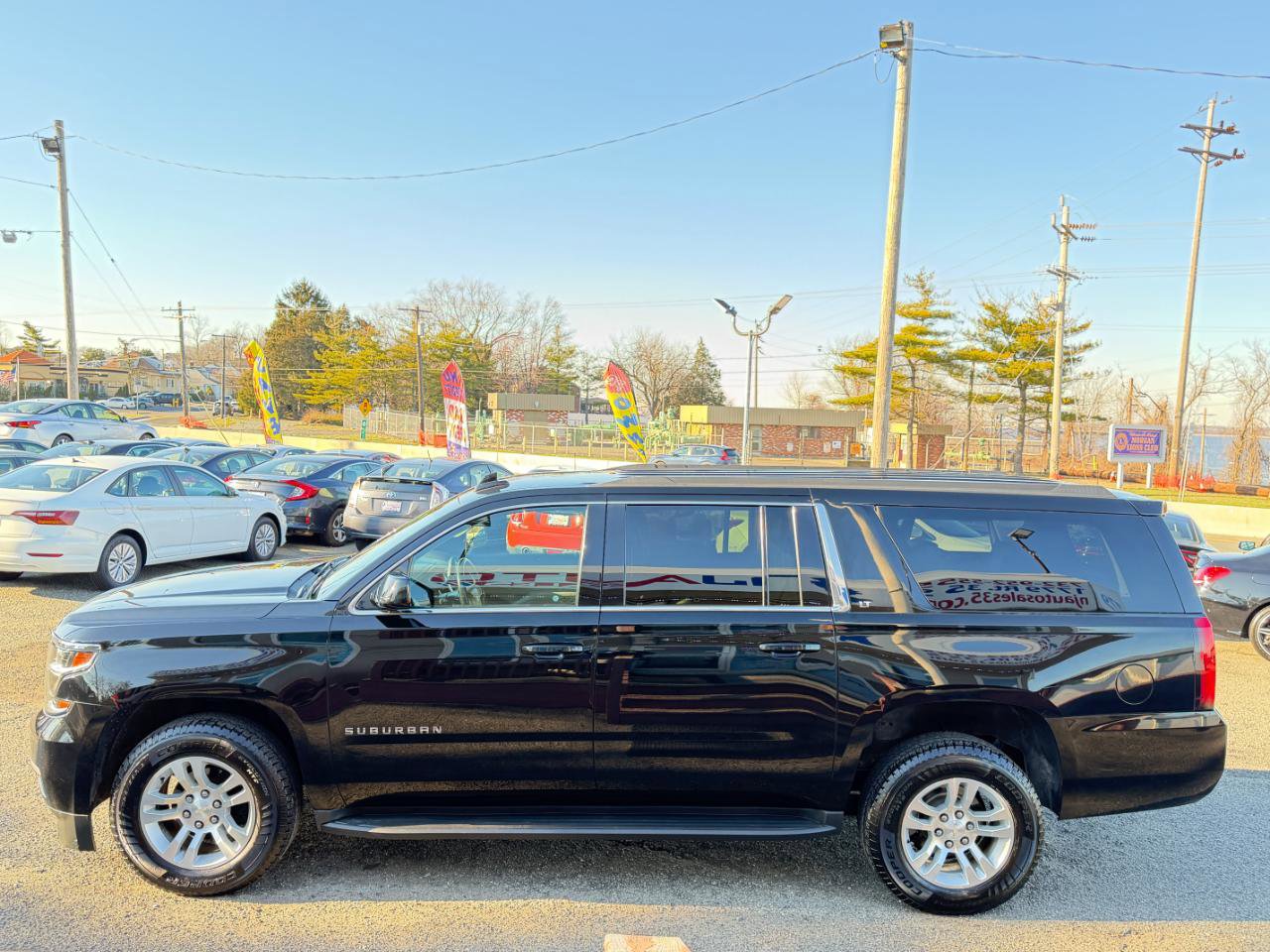 Used 2020 Chevrolet Suburban LT image 8