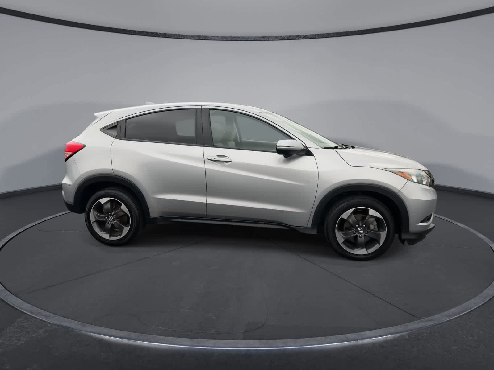 Used 2018 Honda HR-V EX image 9