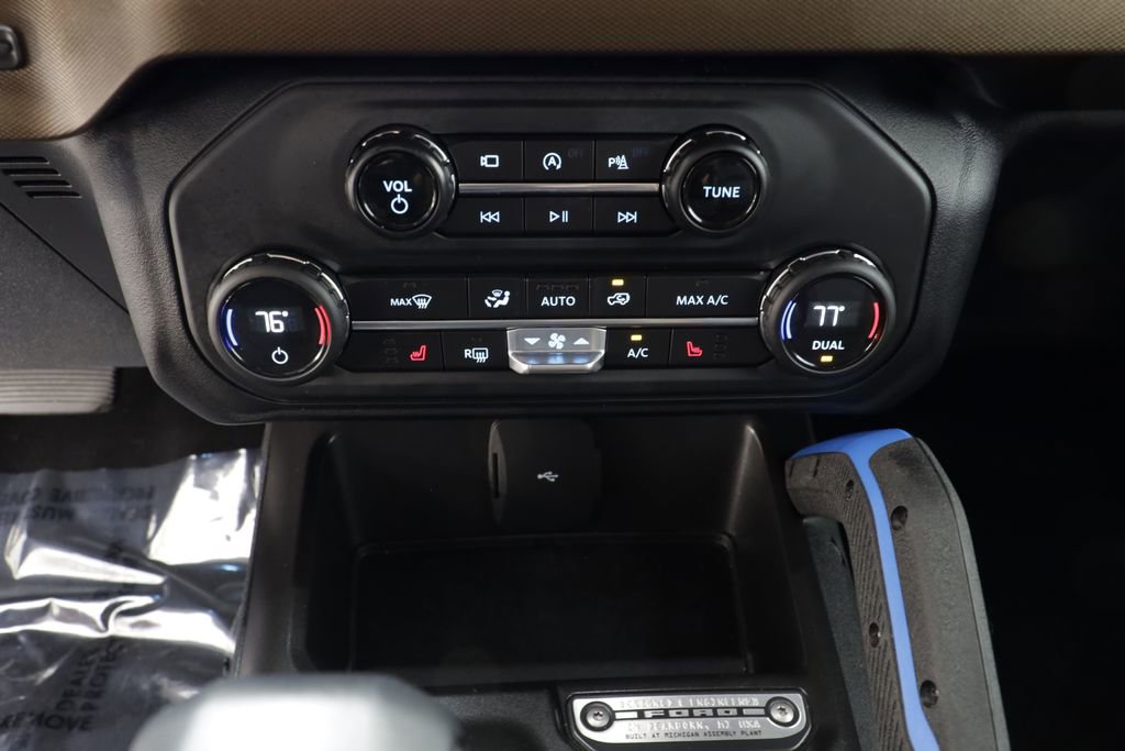Used 2023 Ford Bronco Outer Banks AWD/4WD image 12