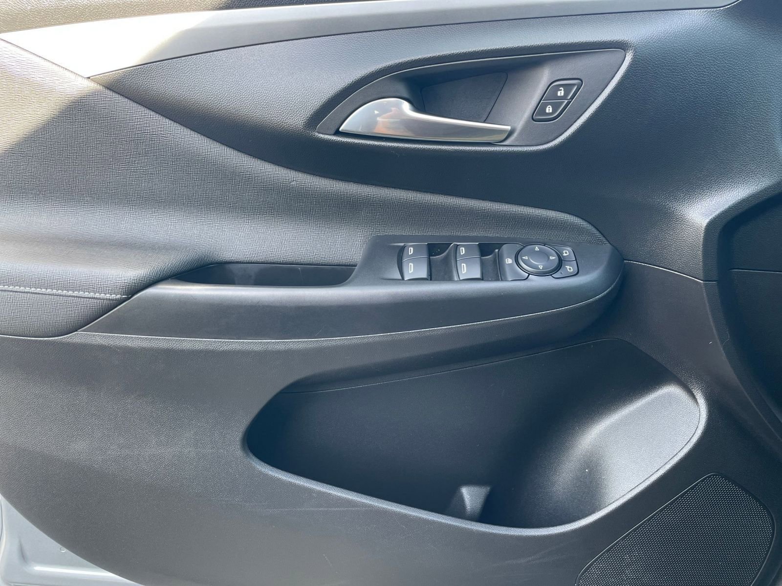 Used 2025 Buick Envista Preferred image 18