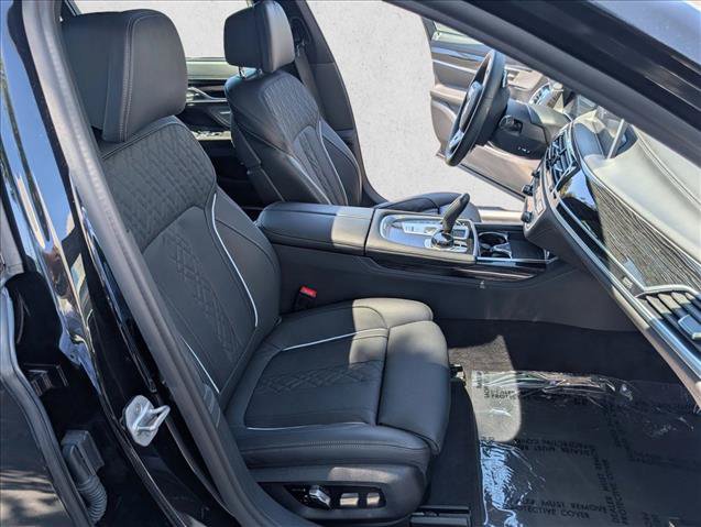 Used 2021 BMW 750i xDrive w/ Executive Package AWD/4WD image 23