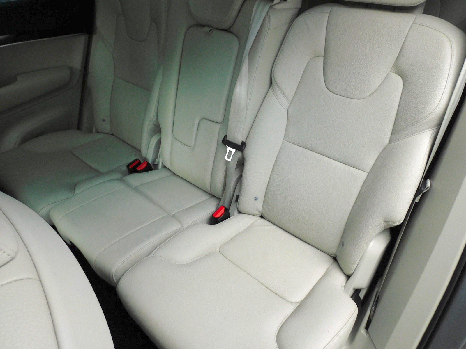 Used 2019 Volvo XC90 T6 Momentum w/ Advanced Package AWD/4WD image 16