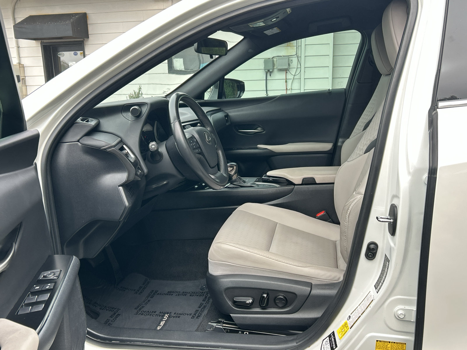 Used 2022 Lexus UX 200 w/ Accessory Package (Z1) FWD image 14