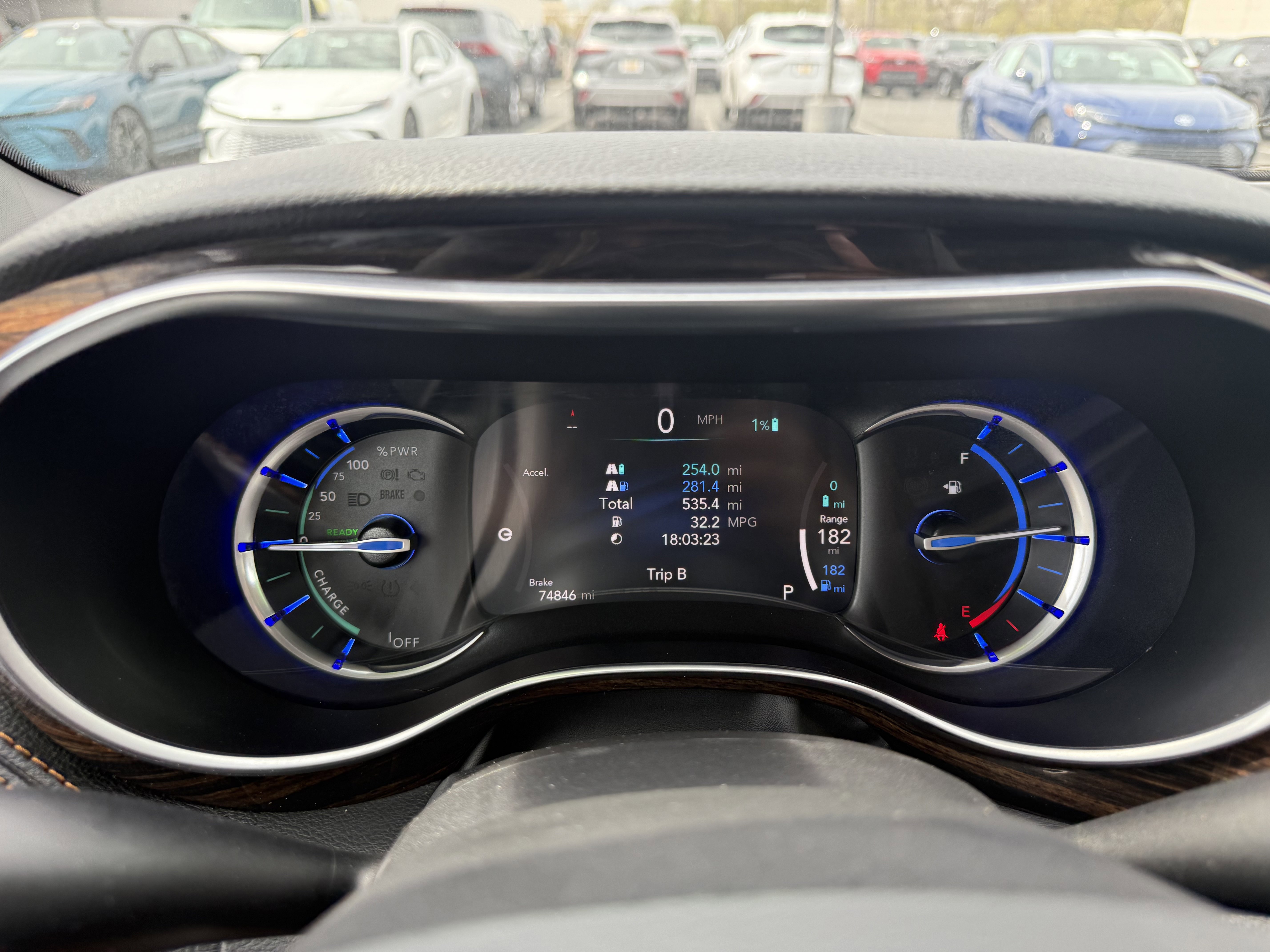 Used 2023 Chrysler Pacifica Pinnacle image 11