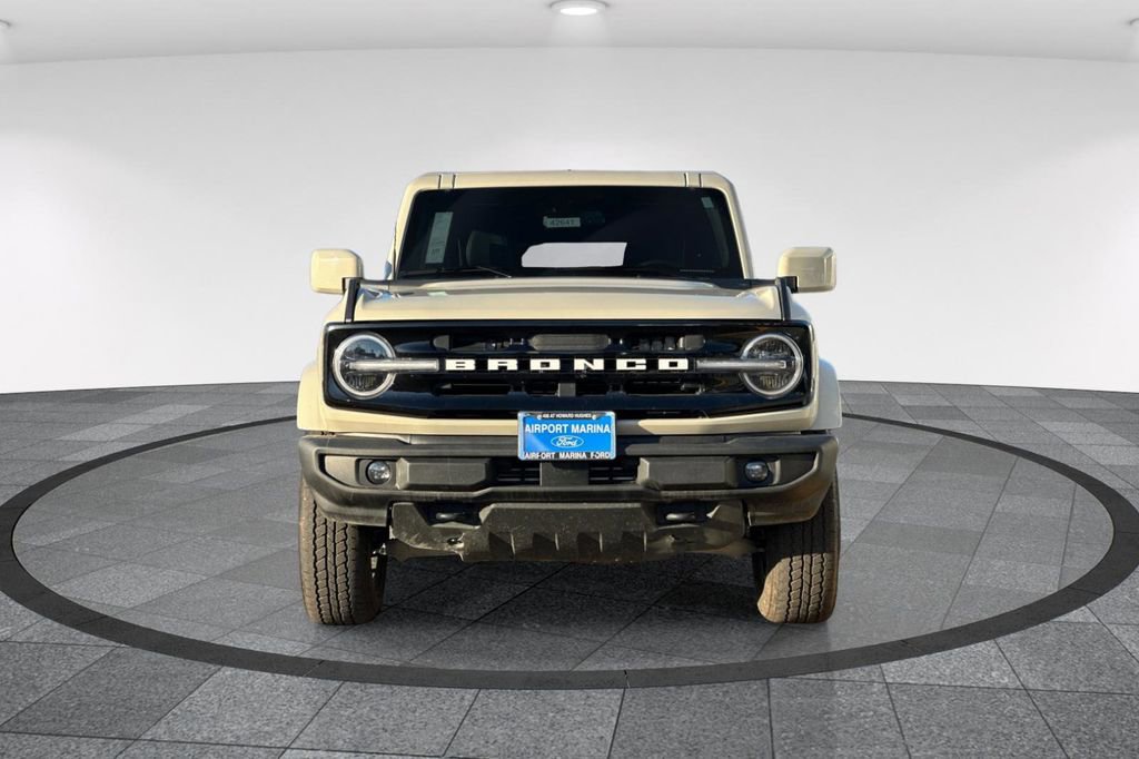 Used 2025 Ford Bronco Outer Banks image 9