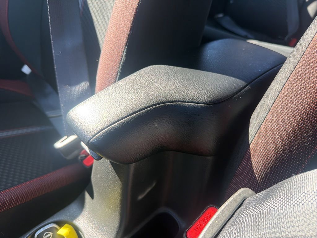 Used 2024 Nissan Versa SR w/ Trunk Package image 33