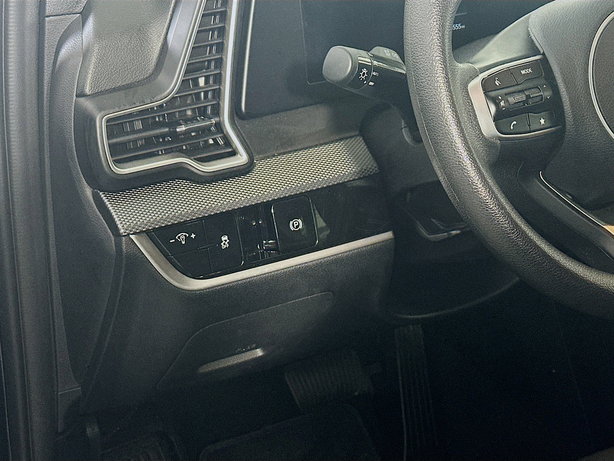 Used 2025 Kia Sportage LX image 16