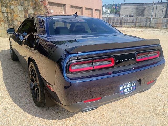 Used 2017 Dodge Challenger R/T Scat Pack w/ Leather Interior Group RWD image 11