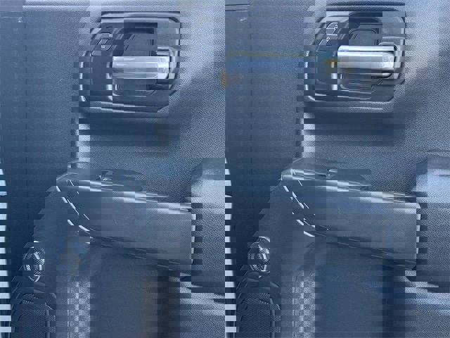 Used 2025 Chevrolet Silverado 1500 Custom Trail Boss w/ LPO, Dark Essentials Package image 28