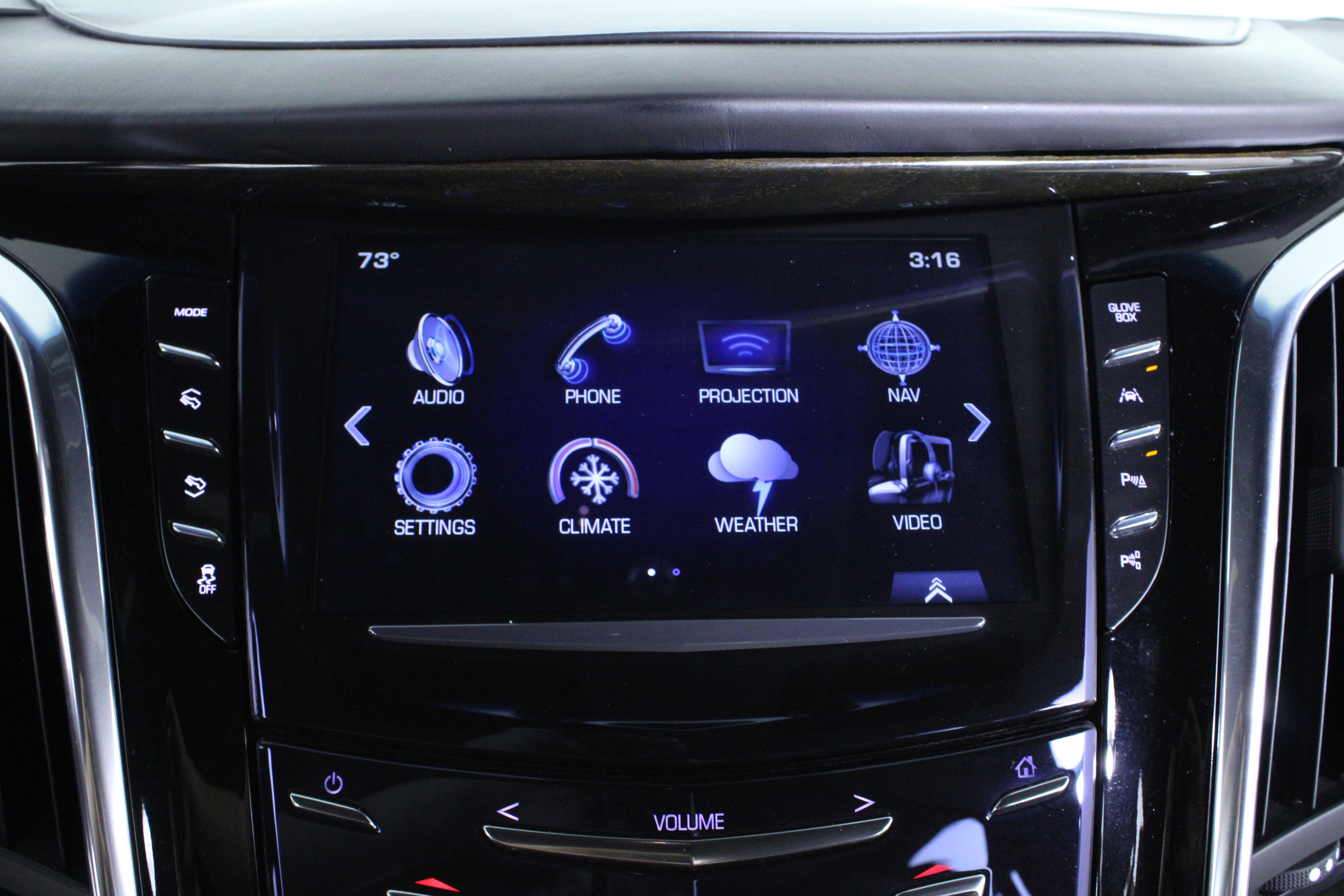 Used 2017 Cadillac Escalade Platinum image 30