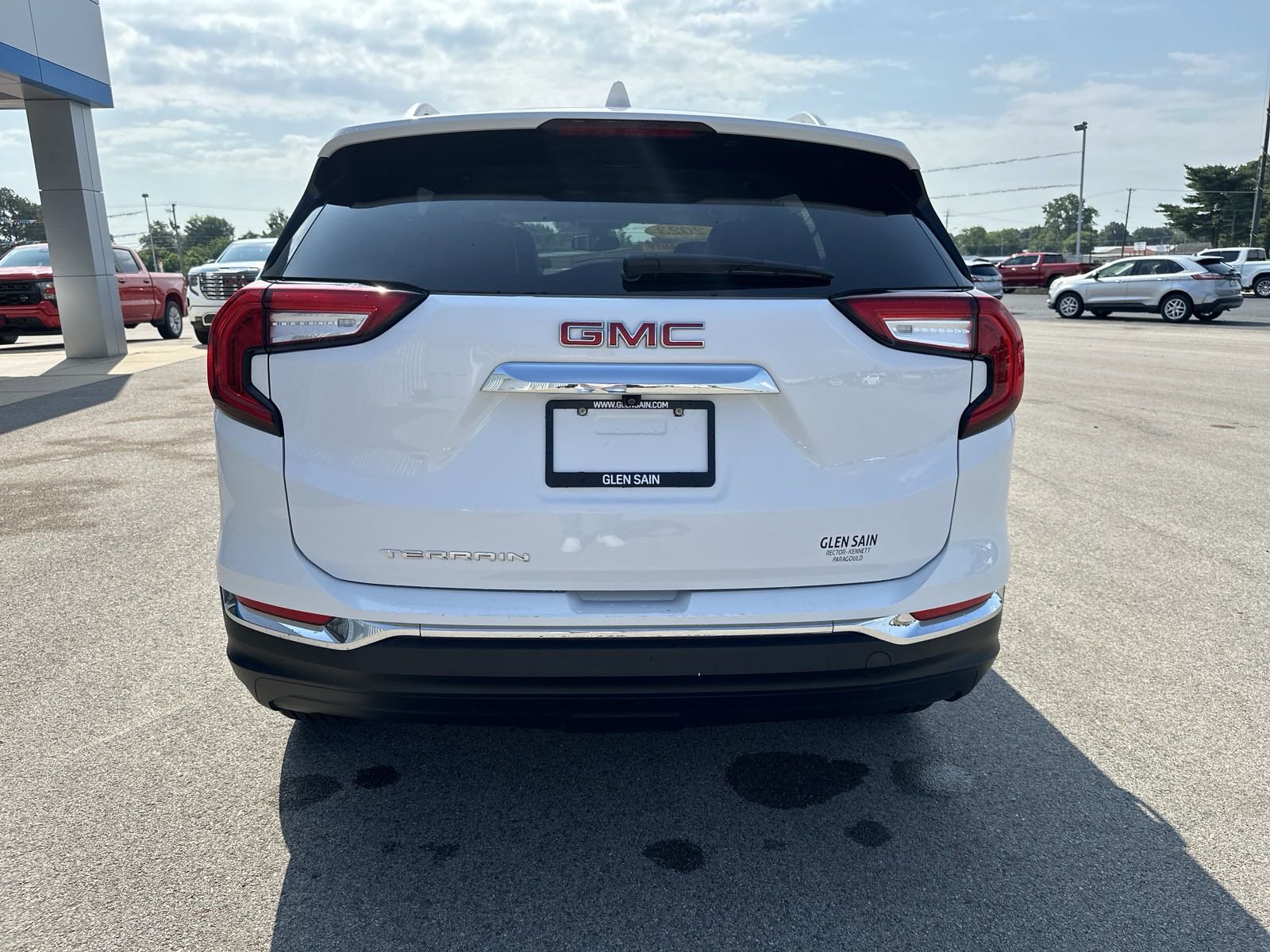 Used 2023 GMC Terrain SLT FWD image 4