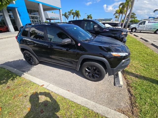 Used 2018 Jeep Cherokee Trailhawk w/ Quick Order Package 27L AWD/4WD image 1