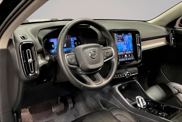 Certified 2023 Volvo XC40 B4 Plus w/ Driver Assist Package FWD image 17
