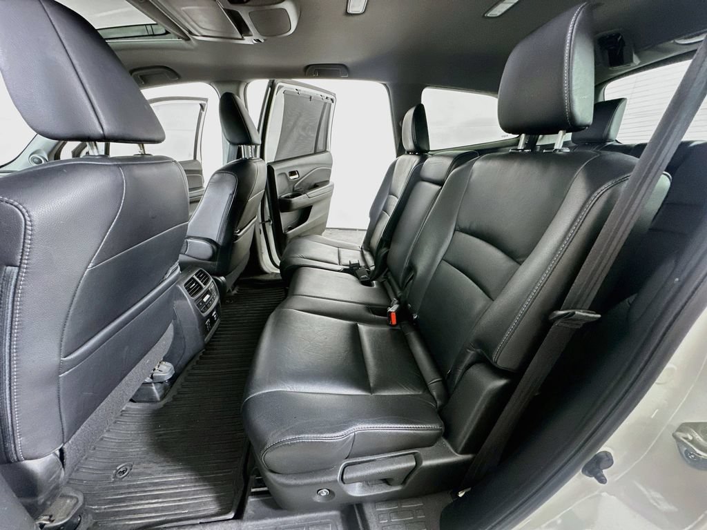 Used 2021 Honda Pilot Touring image 15