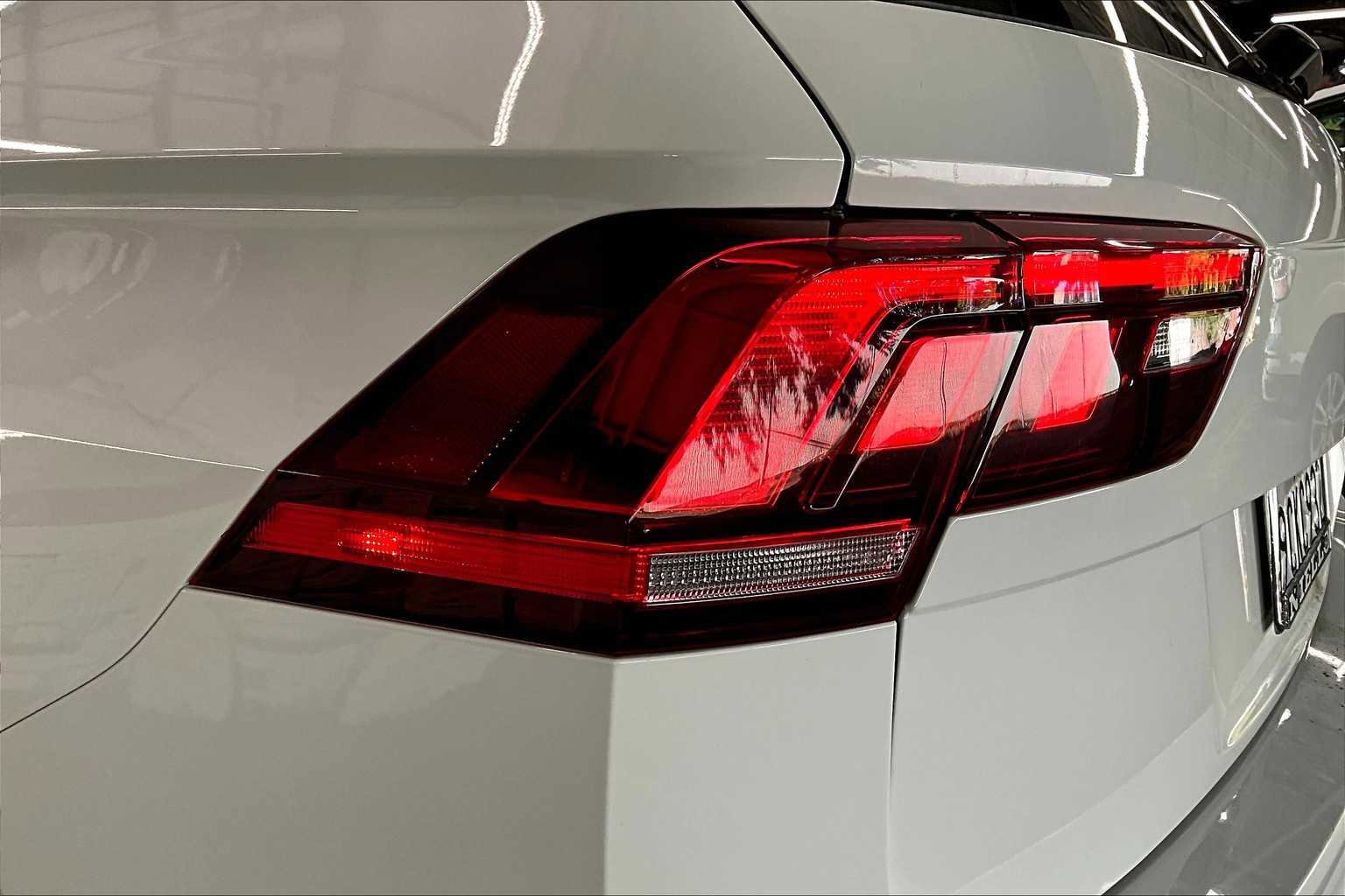 Used 2022 Volkswagen Tiguan S image 30