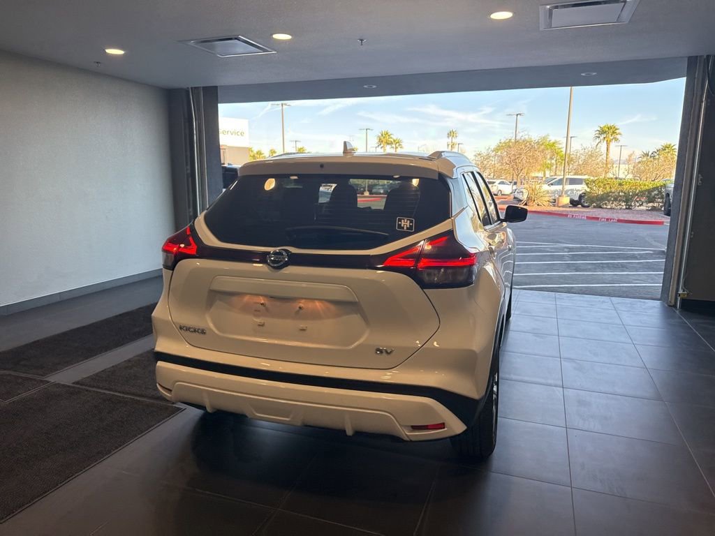 Used 2021 Nissan Kicks SV image 10