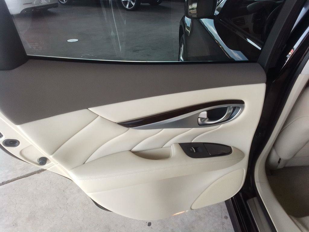 Used 2014 INFINITI Q70 3.7 w/ Premium Package AWD/4WD image 23