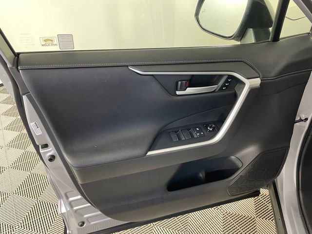 Used 2020 Toyota RAV4 Limited AWD/4WD image 16