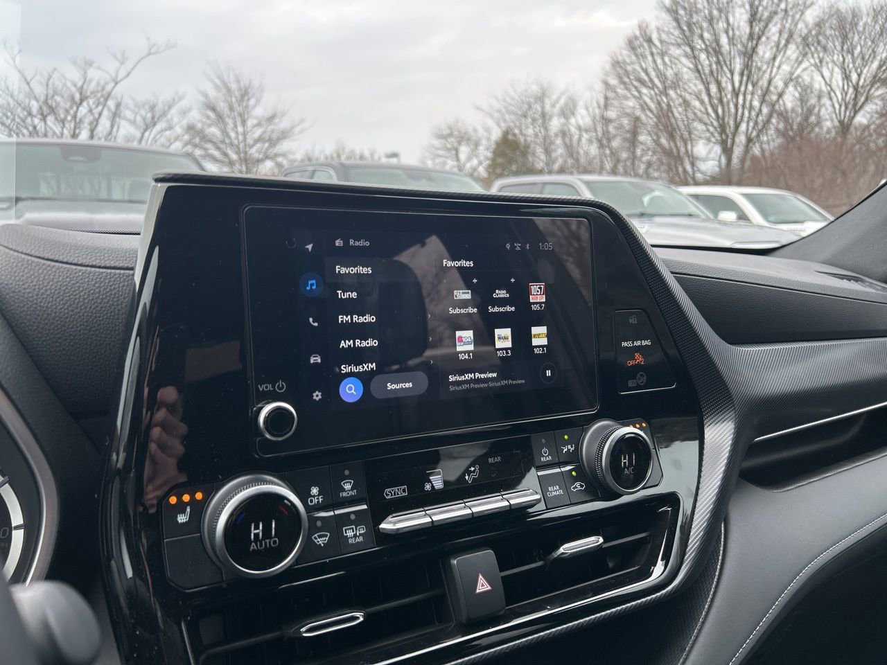 Used 2023 Toyota Highlander XSE image 18