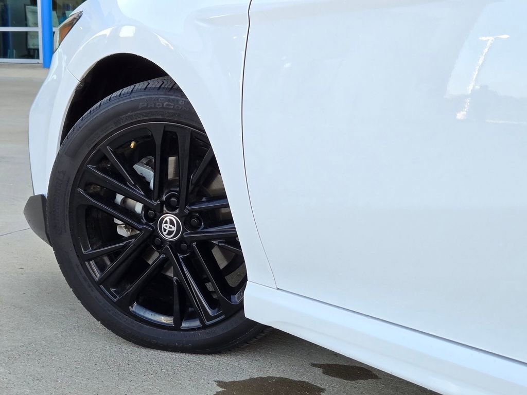 Used 2025 Toyota Camry SE image 30