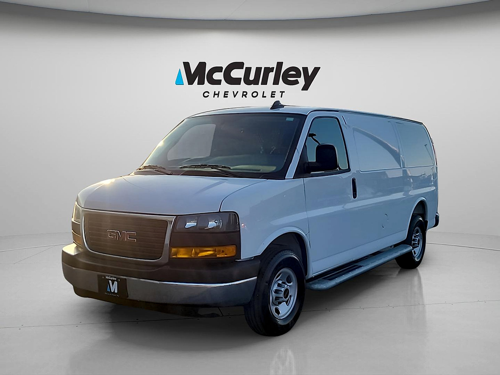 Used 2025 GMC Savana 2500 w/ Driver Convenience Package RWD image 3