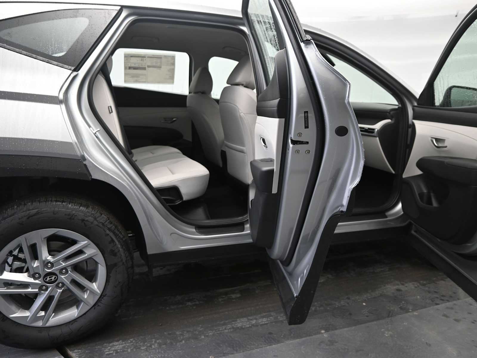 New 2026 Hyundai Tucson SE image 14