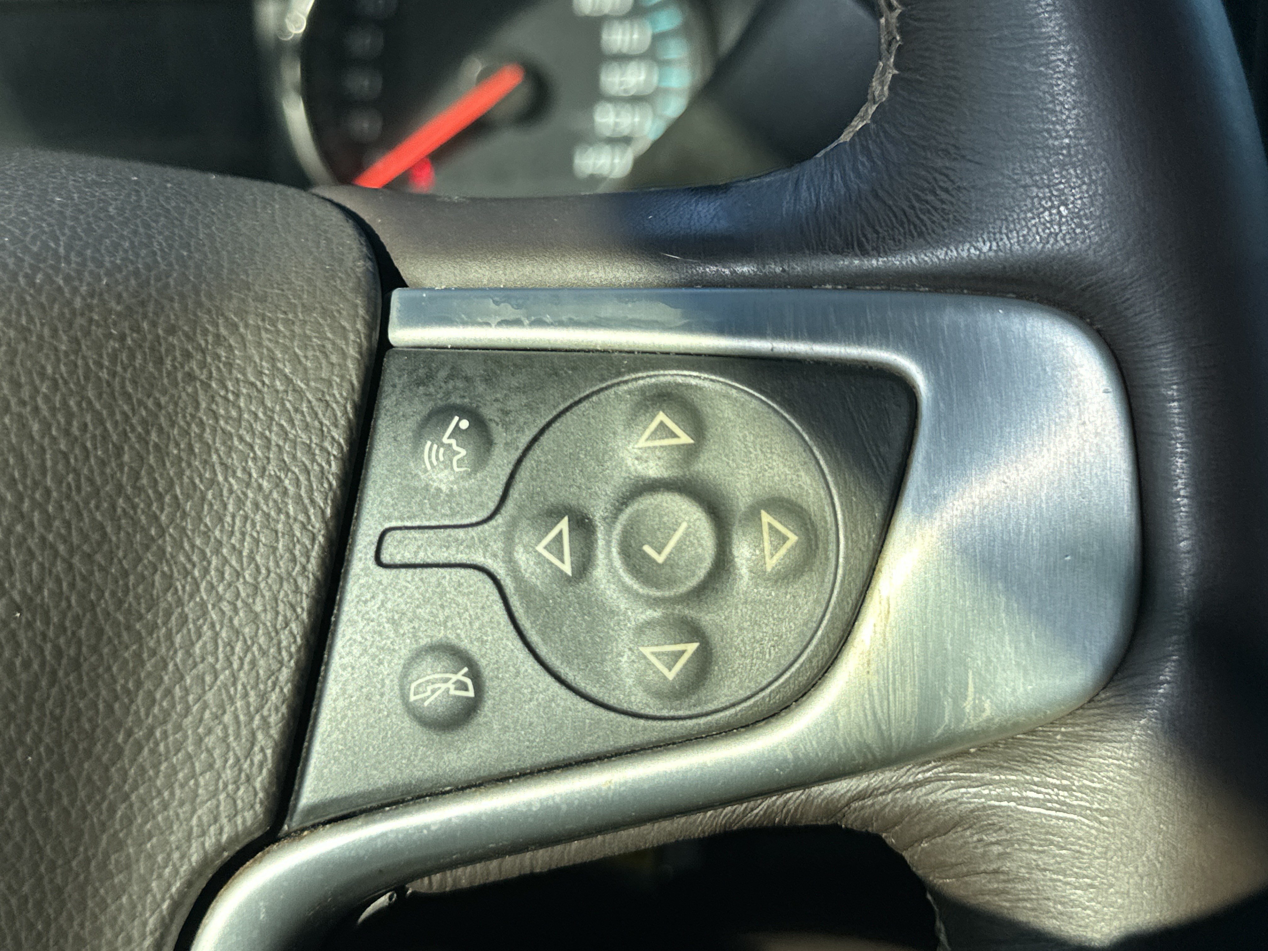 Used 2018 GMC Sierra 1500 SLT AWD/4WD image 26
