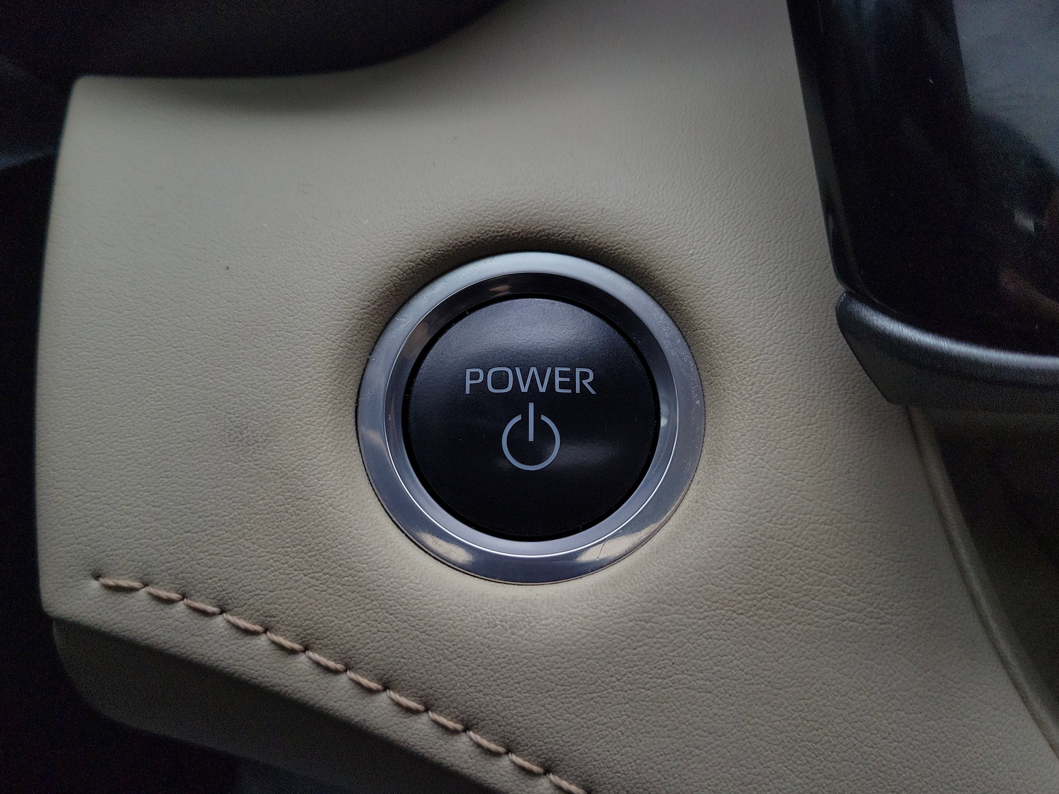 Used 2024 Toyota Highlander XLE image 29