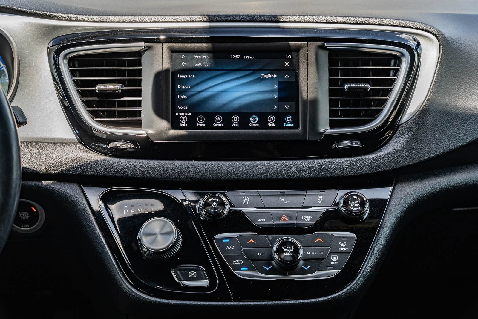 Used 2020 Chrysler Pacifica Touring w/ S Appearance Package FWD image 31