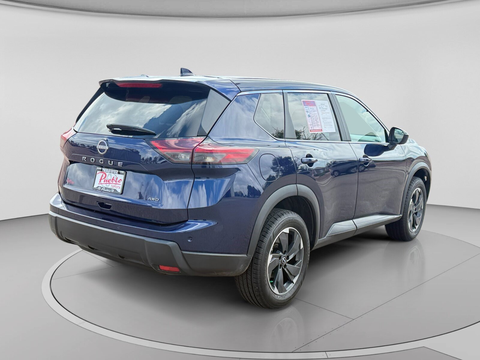 Used 2025 Nissan Rogue SV AWD/4WD image 5