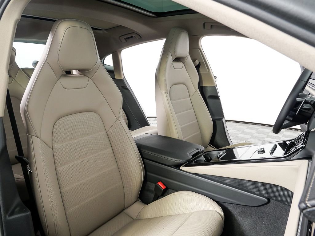 New 2026 Porsche Panamera image 24