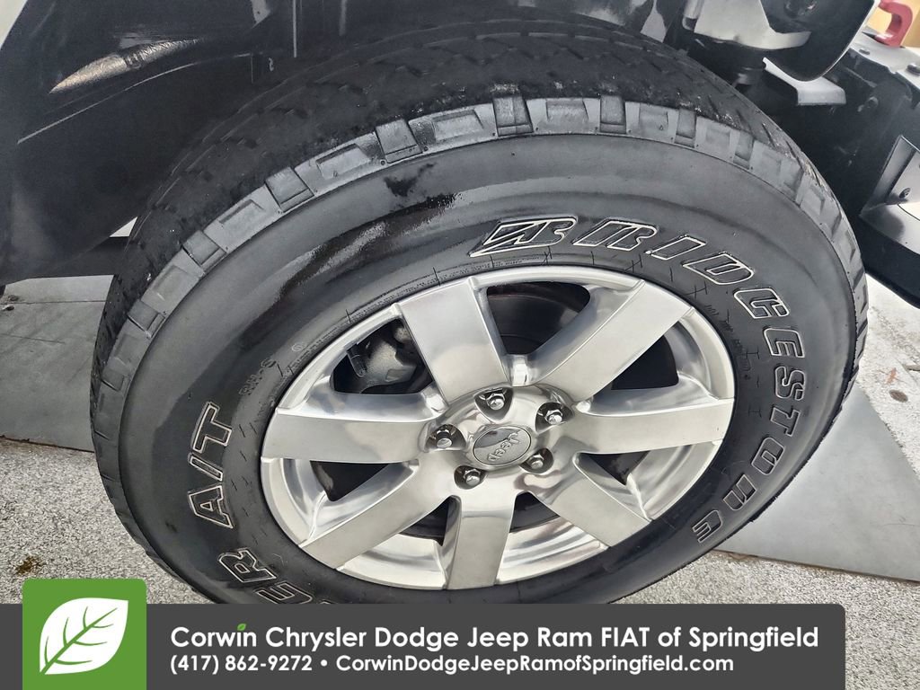 Used 2015 Jeep Wrangler Unlimited Rubicon image 34