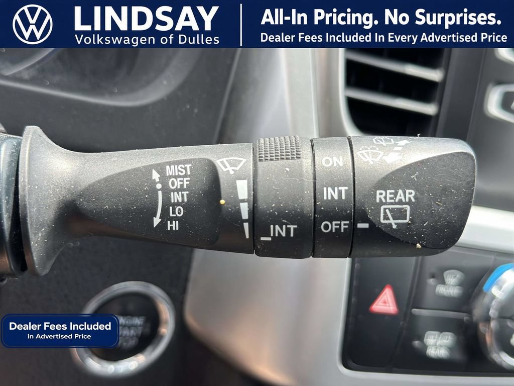Used 2018 Toyota Highlander SE w/ Carpet Mat Package (TMS) AWD/4WD image 25