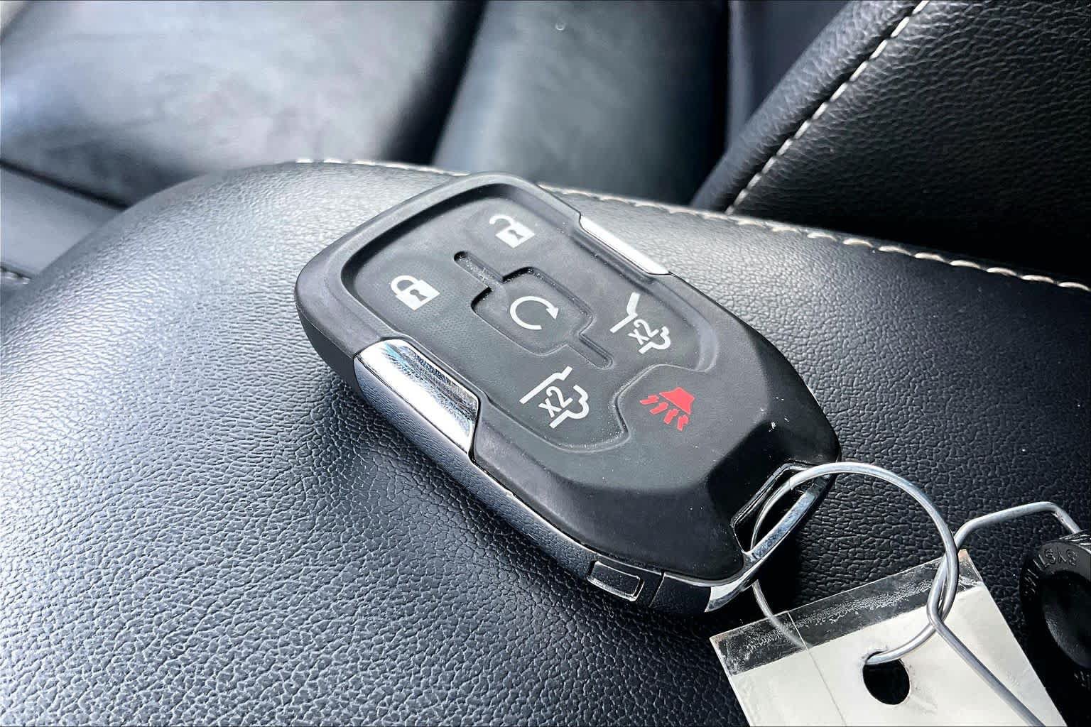Used 2019 Chevrolet Tahoe LT w/ Luxury Package RWD image 14