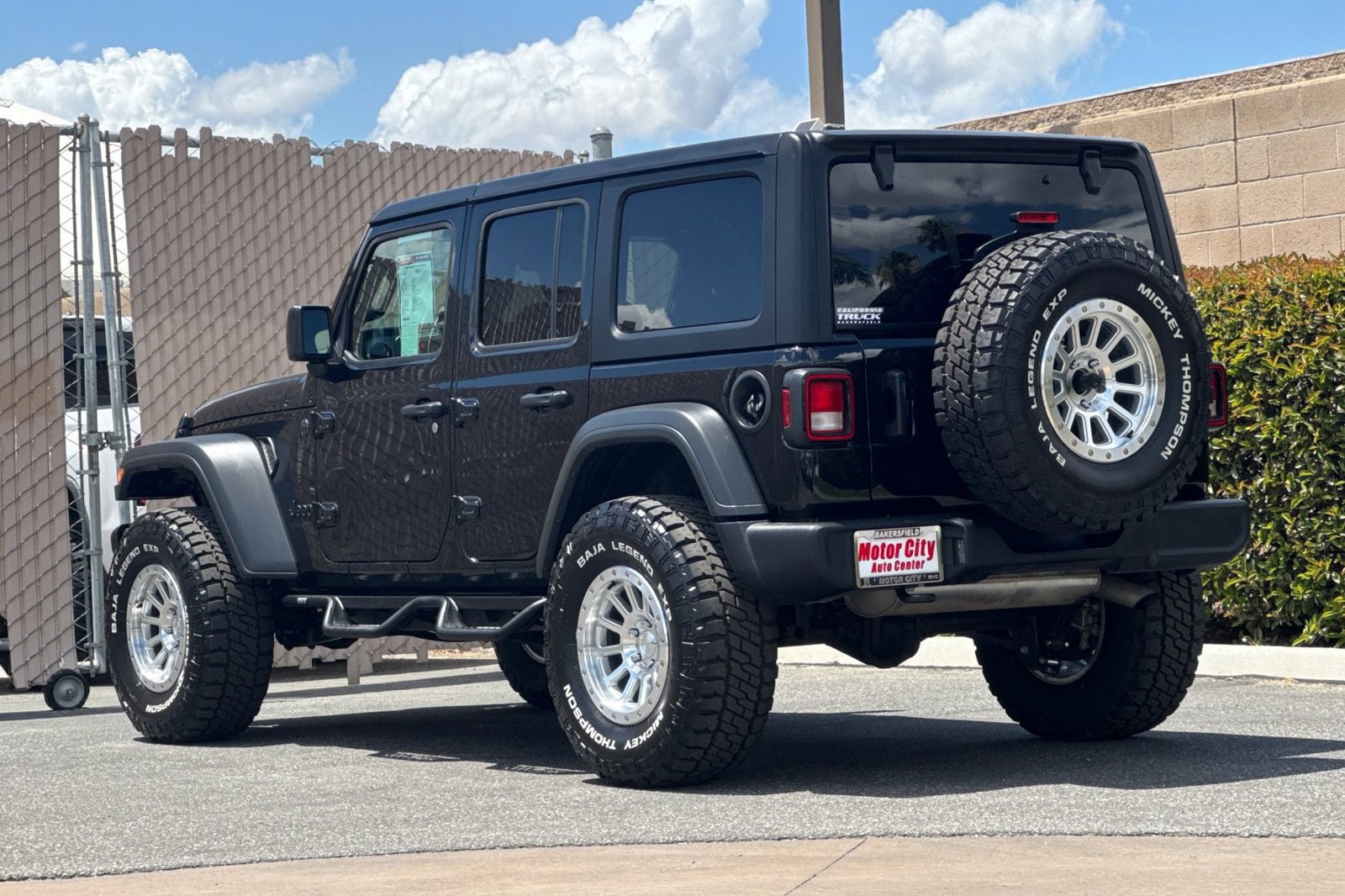 Used 2025 Jeep Wrangler Unlimited Sport AWD/4WD image 6