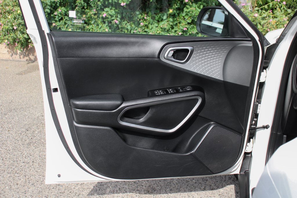 Used 2023 Kia Soul S image 14