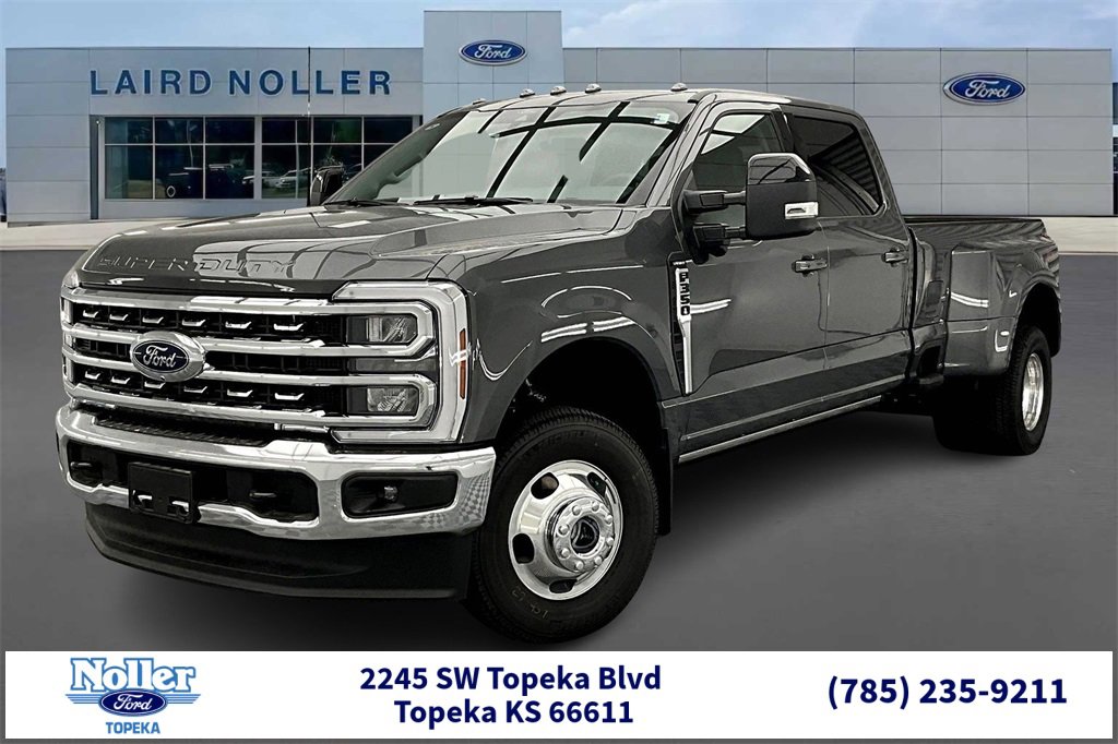 New 2026 Ford F350 4x4 Crew Cab DRW Super Duty image 1