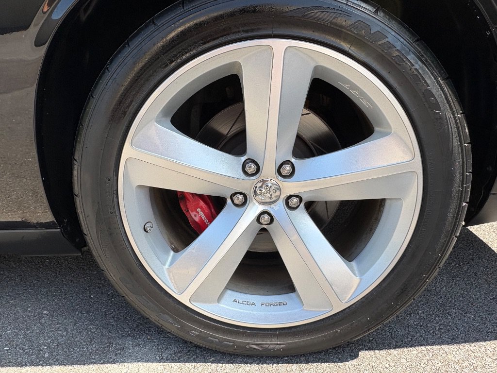 Used 2010 Dodge Challenger SRT8 RWD image 9