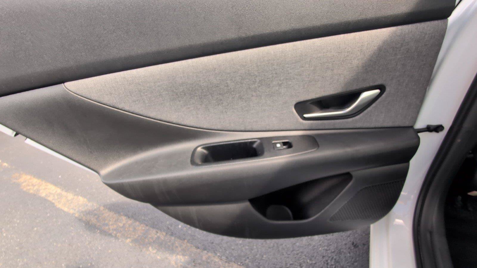 Used 2024 Hyundai Elantra Limited FWD image 37