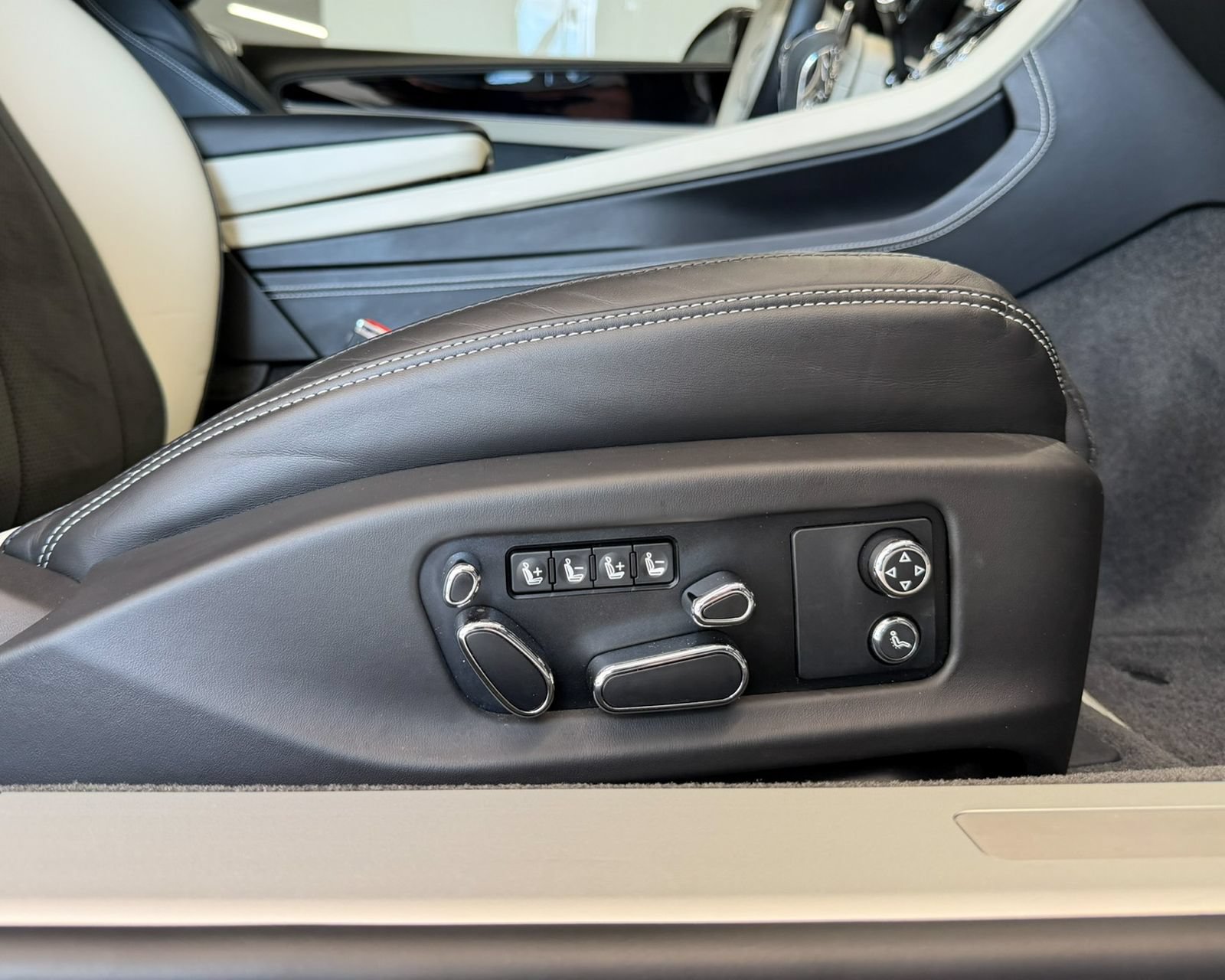 Used 2023 Bentley Continental GT S AWD/4WD image 34