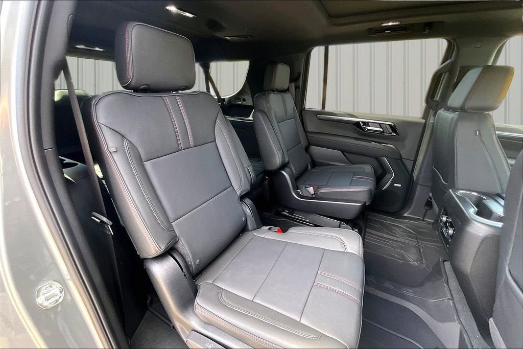 New 2026 Chevrolet Suburban RST w/ Comfort Package AWD/4WD image 6