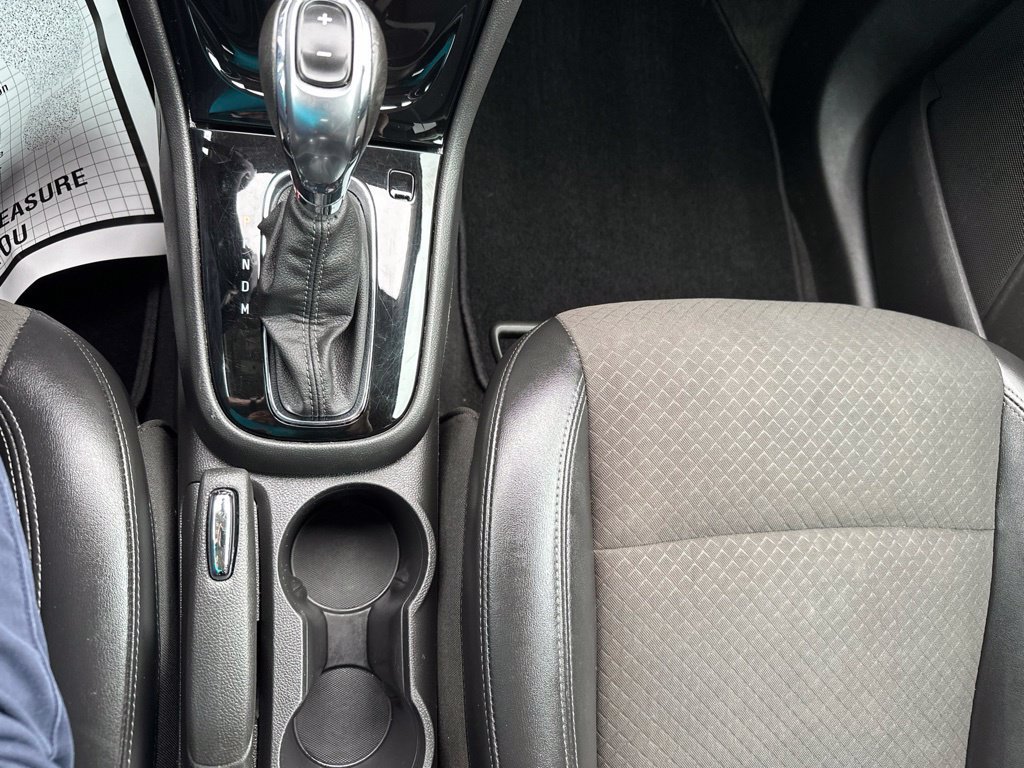 Used 2021 Buick Encore Preferred AWD/4WD image 5