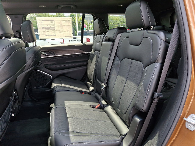 New 2026 Jeep Grand Cherokee L Limited AWD/4WD image 6
