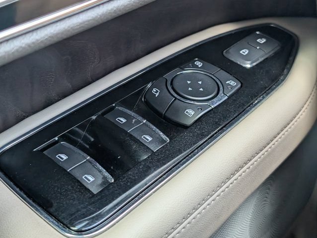 Used 2024 Lincoln Navigator L Reserve AWD/4WD image 23