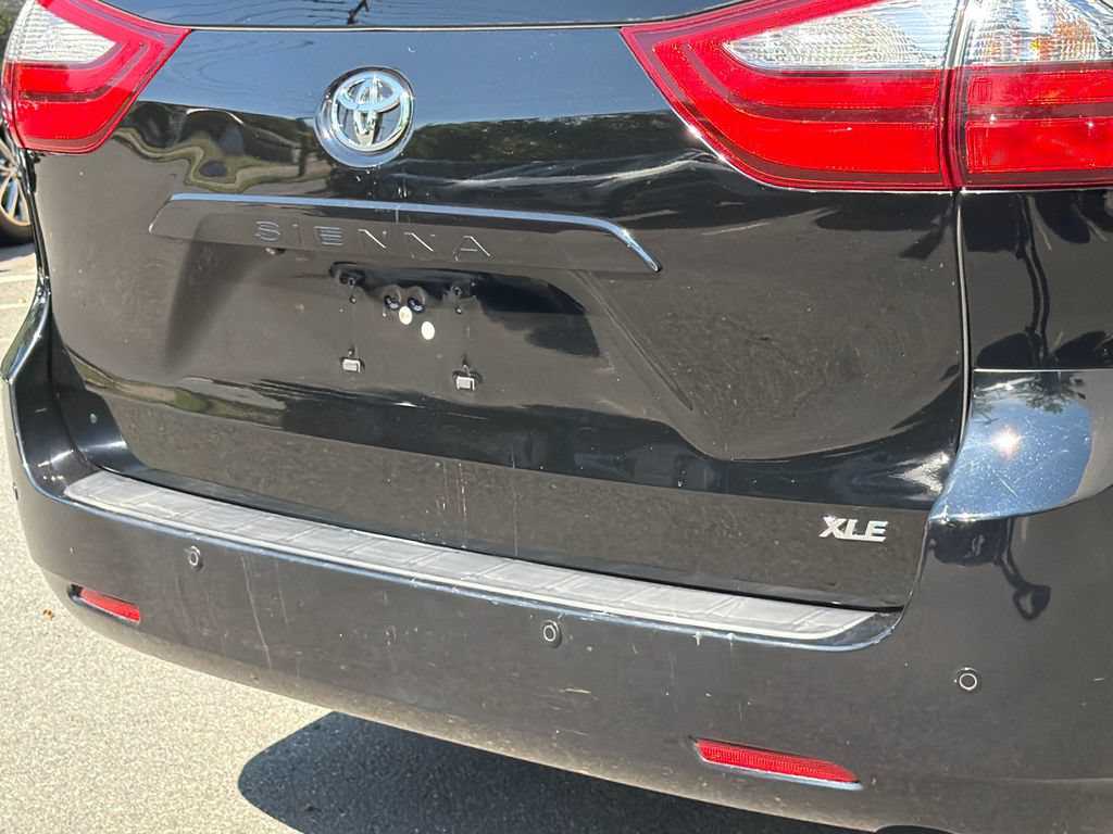 Used 2015 Toyota Sienna XLE Premium FWD image 5