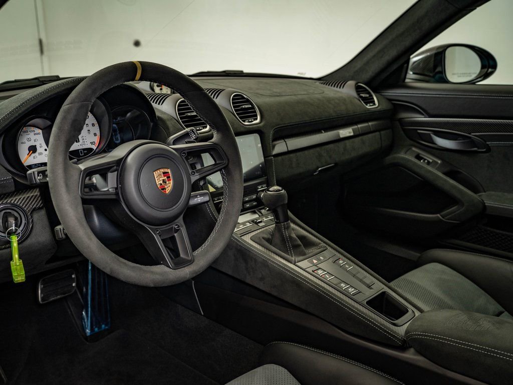 Certified 2024 Porsche 718 Cayman GT4 RS w/ Weissach Package RWD image 4