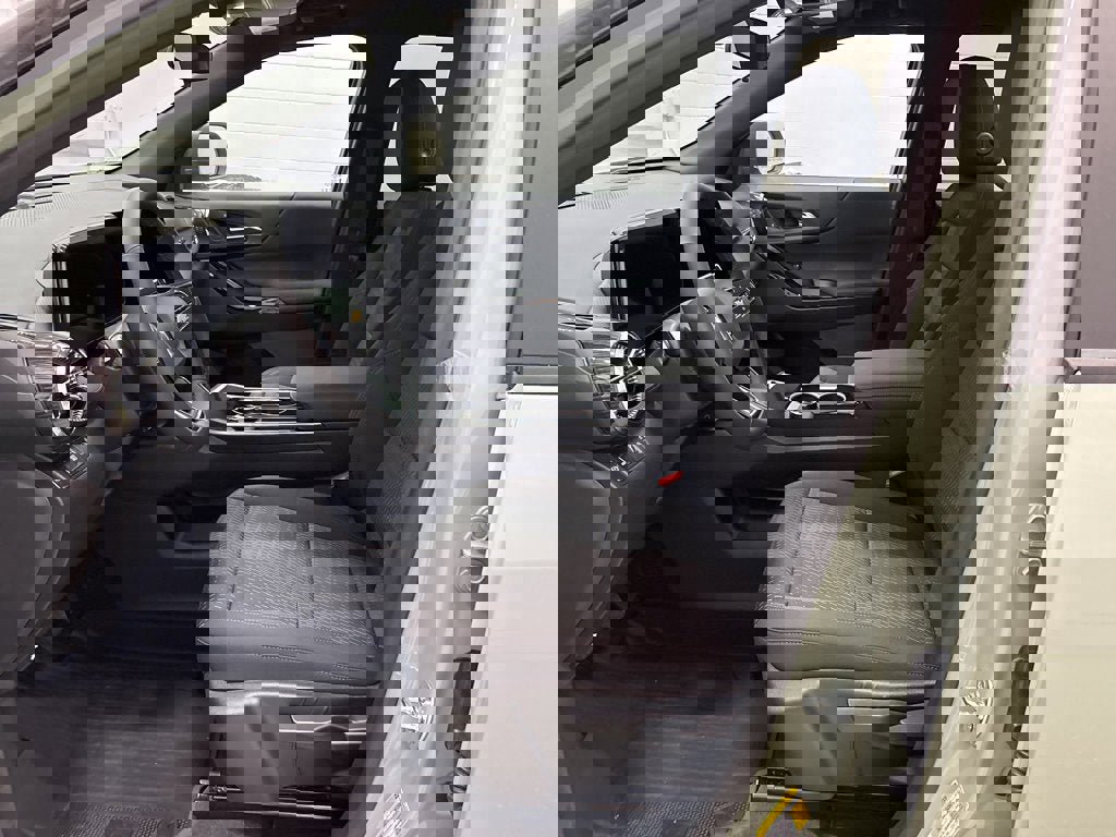 New 2026 Chevrolet Equinox LT w/ LPO, Floor Liner Package image 9