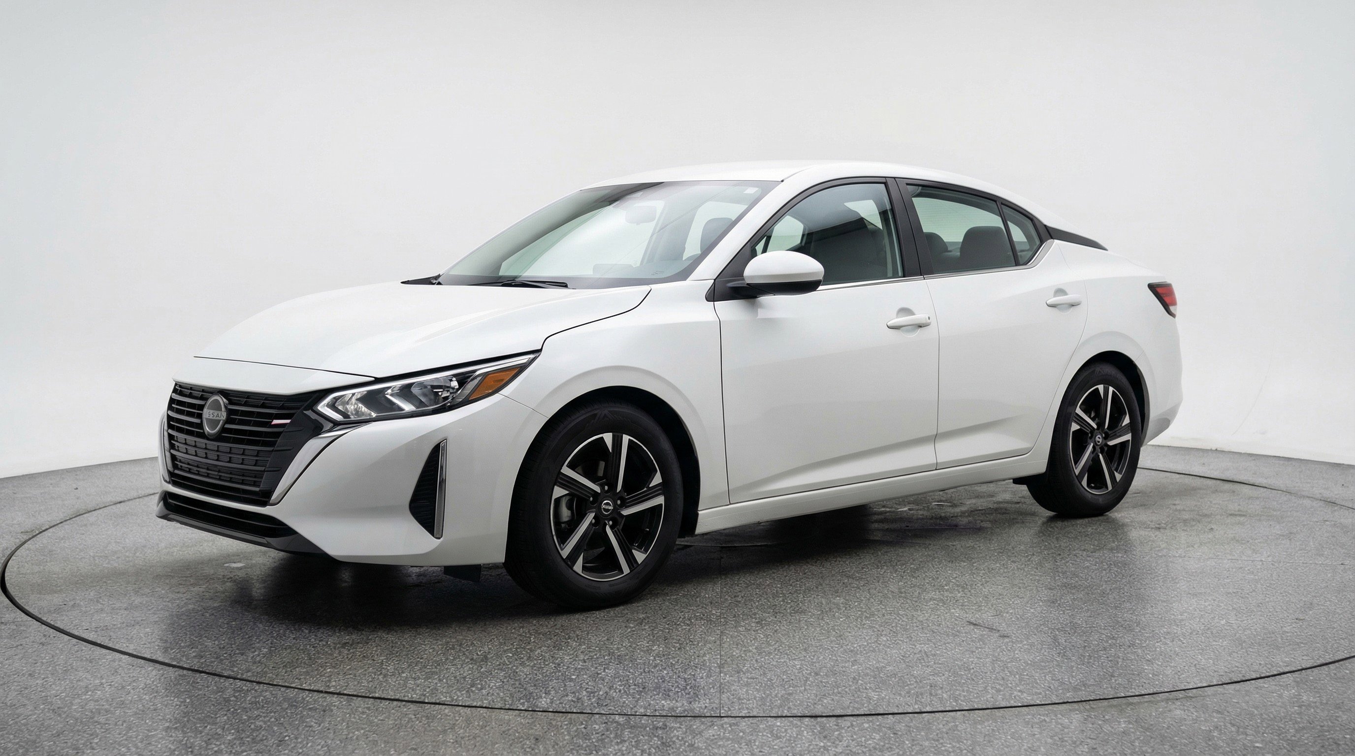 Used 2025 Nissan Sentra SV image 3